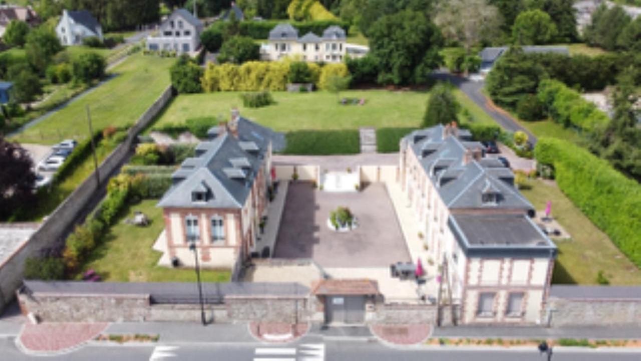 D'anciennes "chambres de bonnes" Honfleur Extérieur photo