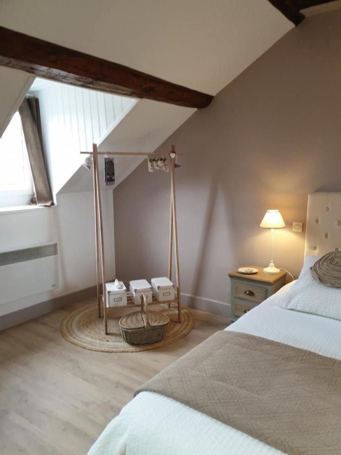 D'anciennes "chambres de bonnes" Honfleur Extérieur photo