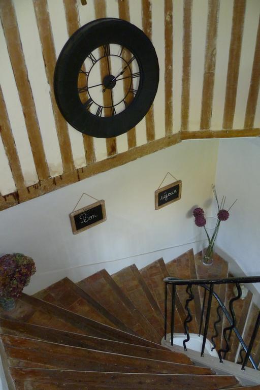 D'anciennes "chambres de bonnes" Honfleur Extérieur photo