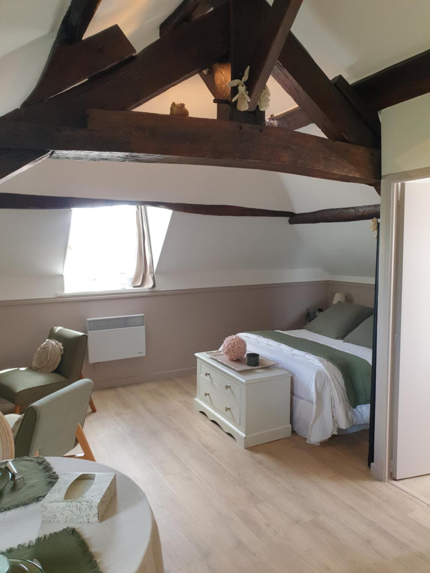D'anciennes "chambres de bonnes" Honfleur Extérieur photo